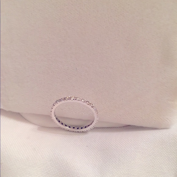 Women Eternity Ring - Picture 3 of 4